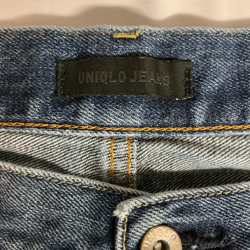 Uniqlo Men's Classic Straight Denim Jeans - Picture 3 of 11